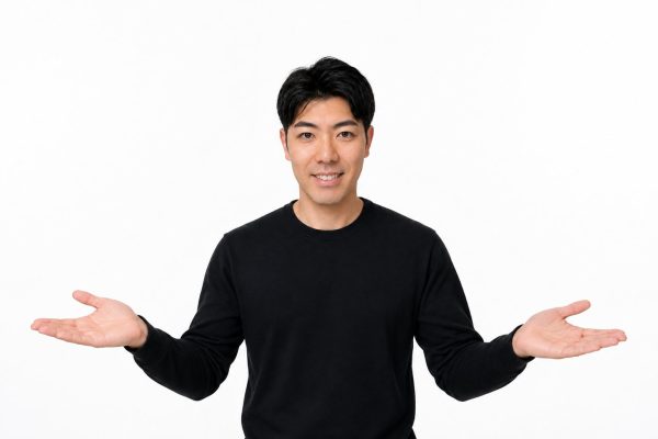 両手を広げて案内する男性(白背景)